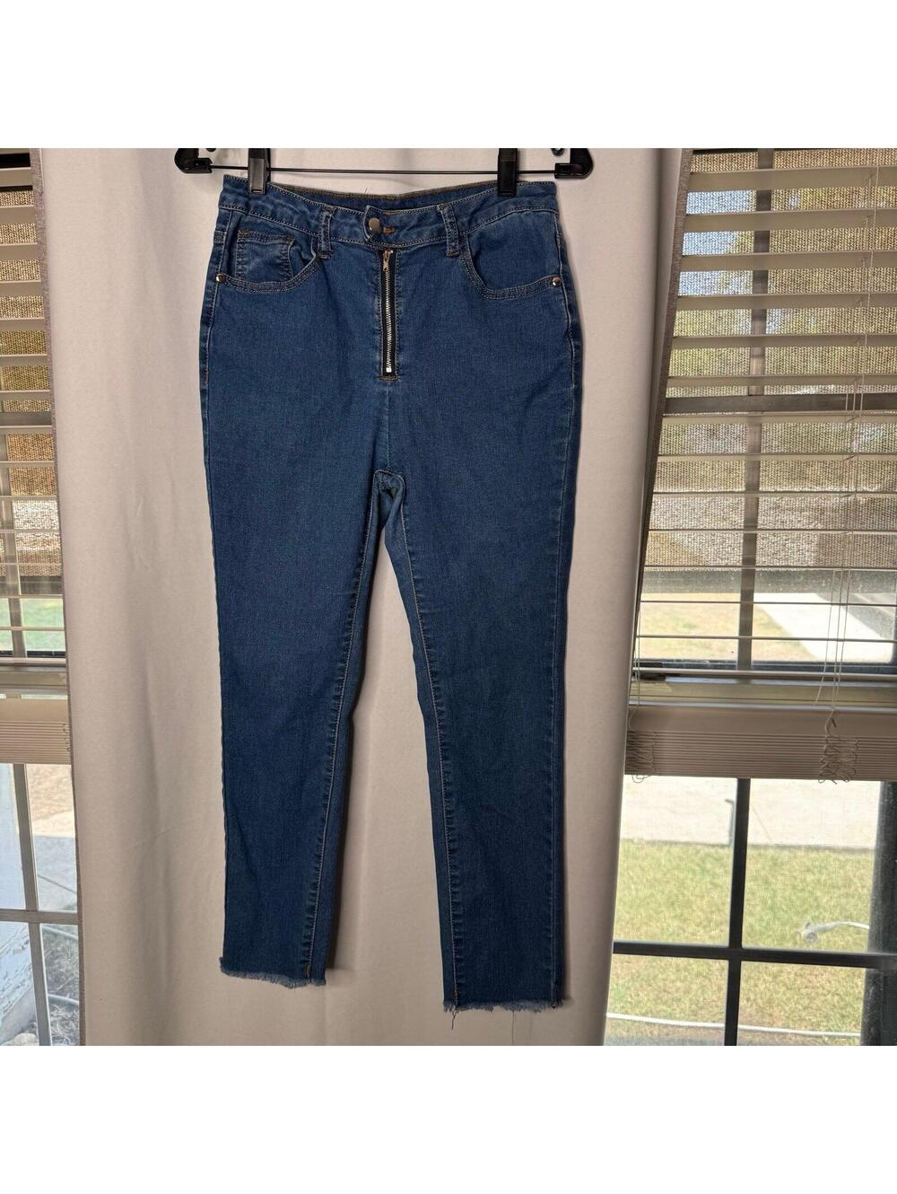 Fashion Nova distressed hem exposed fly jeans